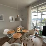 Lage Mit Warnowblick - Grosser Balkon, Zwei Schlafzimmer, Aufzug, Stellplatz Apartment
