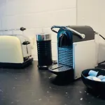 Traumwohnung Mit Stadthafen-Panorama! Zwei Schlafzimmer, Parkplatz