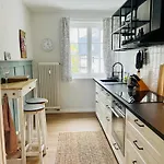 Lage Mit Warnowblick - Großer Balkon, Zwei Schlafzimmer, Aufzug, Stellplatz * Rostock