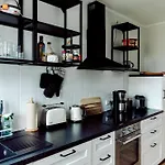 Apartment Lage Mit Warnowblick - Großer Balkon, Zwei Schlafzimmer, Aufzug, Stellplatz Rostock