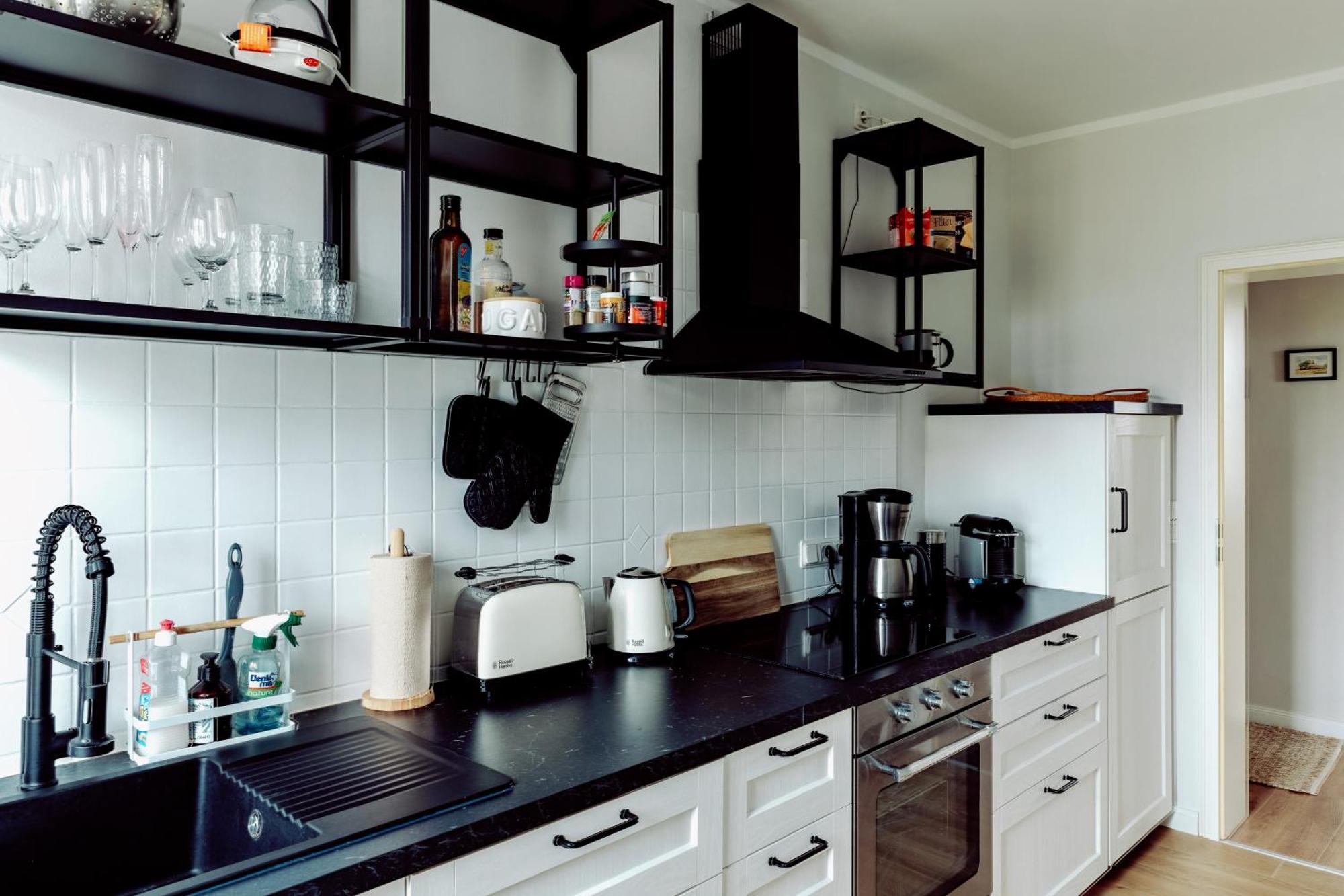 Apartment Lage Mit Warnowblick - Großer Balkon, Zwei Schlafzimmer, Aufzug, Stellplatz Rostock