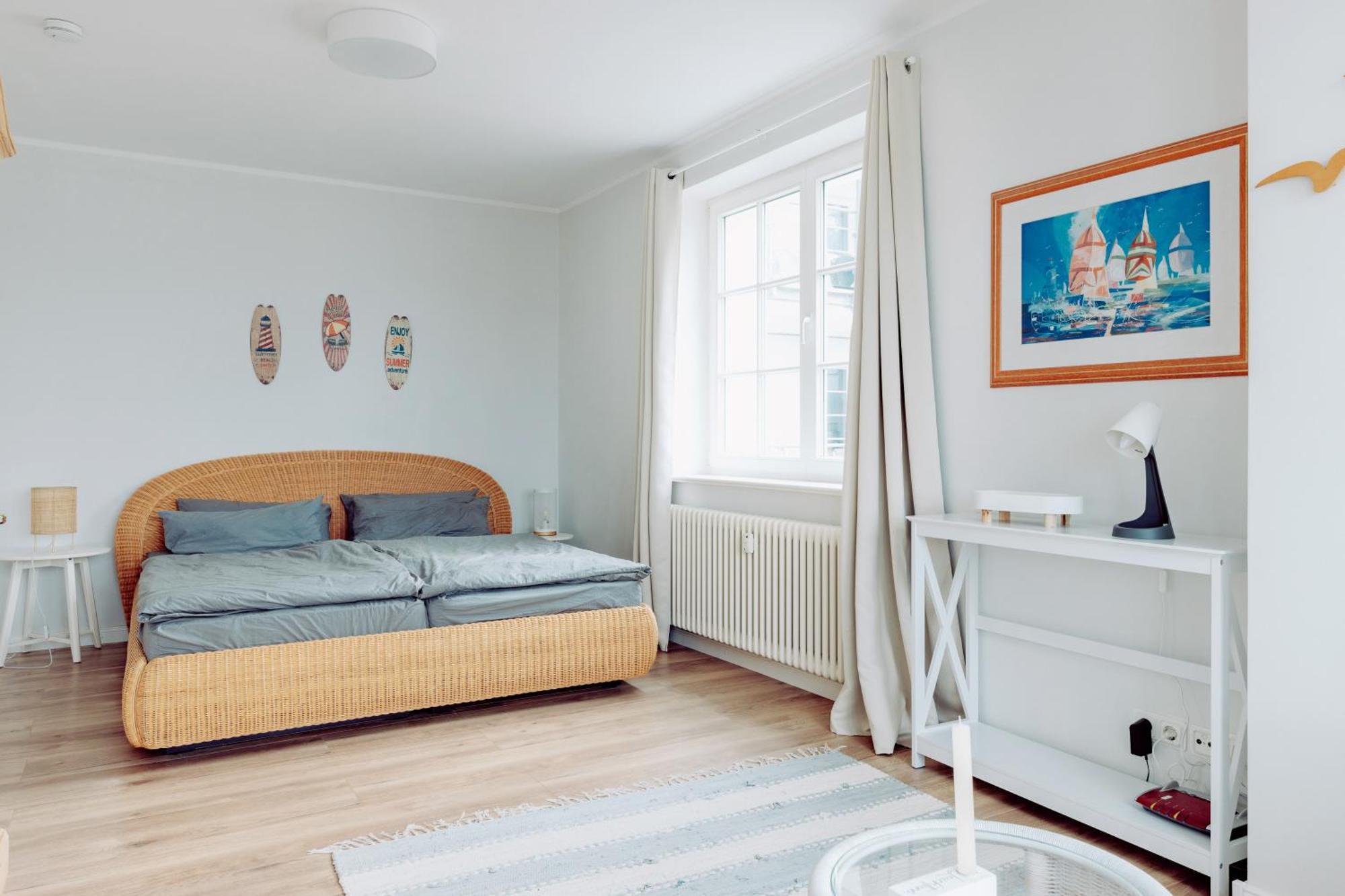 Lage Mit Warnowblick - Großer Balkon, Zwei Schlafzimmer, Aufzug, Stellplatz *